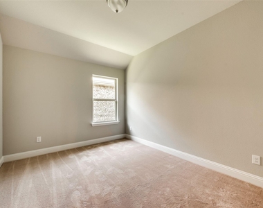 800 Bird Creek - Photo Thumbnail 21