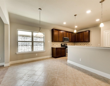 800 Bird Creek - Photo Thumbnail 11