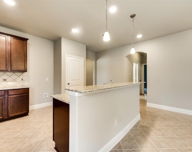 800 Bird Creek - Photo Thumbnail 9