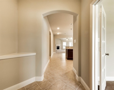 800 Bird Creek - Photo Thumbnail 5