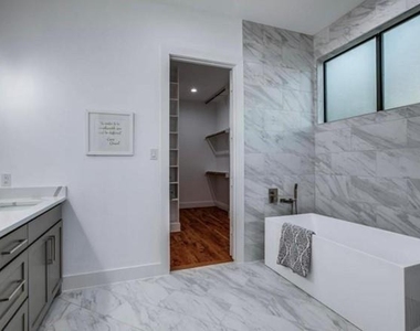 2043 Life Avenue - Photo Thumbnail 12