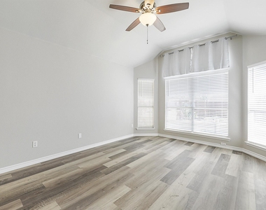 2709 Vail Drive - Photo Thumbnail 15
