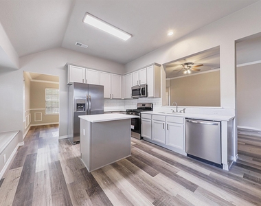 2709 Vail Drive - Photo Thumbnail 6