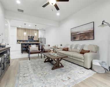 4314 Roseland Avenue - Photo Thumbnail 10