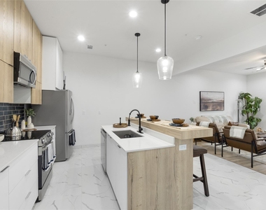 4314 Roseland Avenue - Photo Thumbnail 3