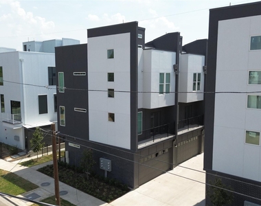 4314 Roseland Avenue - Photo Thumbnail 1