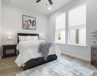 4314 Roseland Avenue - Photo Thumbnail 14