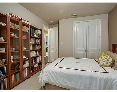 6718 Estrella - Photo Thumbnail 9