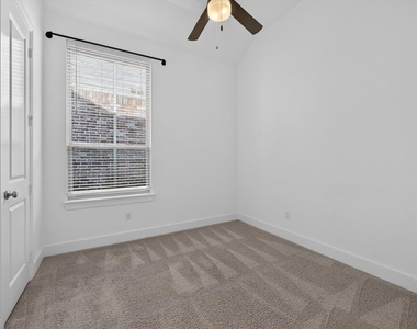 4317 Sanctuary Drive - Photo Thumbnail 11