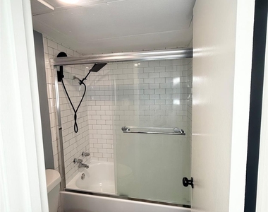 10650 Steppington Drive - Photo Thumbnail 9