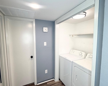 10650 Steppington Drive - Photo Thumbnail 7