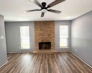10650 Steppington Drive - Photo Thumbnail 4