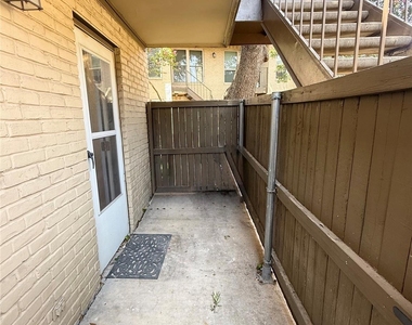 10650 Steppington Drive - Photo Thumbnail 14
