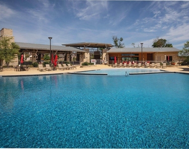 1005 Benbrook Trail - Photo Thumbnail 28