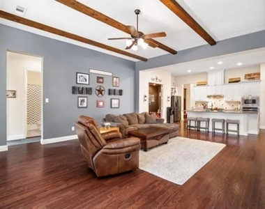 1005 Benbrook Trail - Photo Thumbnail 16