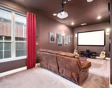 1005 Benbrook Trail - Photo Thumbnail 21