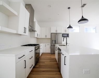3616 San Jacinto Street - Photo Thumbnail 13
