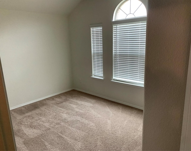 2444 Larimar Drive - Photo Thumbnail 19