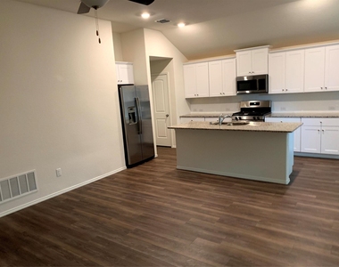 2444 Larimar Drive - Photo Thumbnail 5