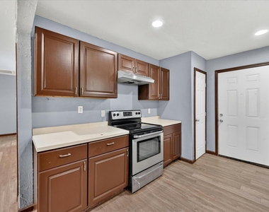 601 Royal Street - Photo Thumbnail 2