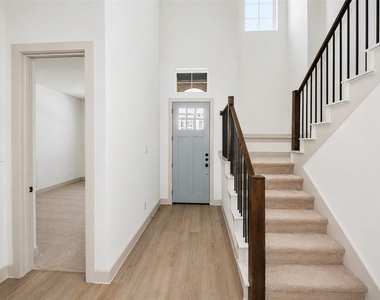 320 Walker Parkway - Photo Thumbnail 4