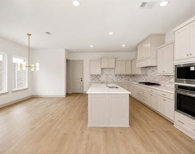 320 Walker Parkway - Photo Thumbnail 8