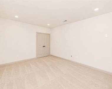 320 Walker Parkway - Photo Thumbnail 32