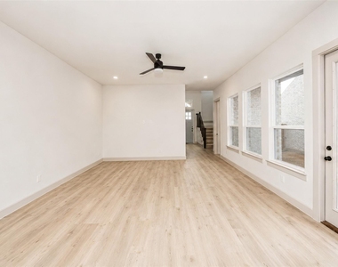 320 Walker Parkway - Photo Thumbnail 7