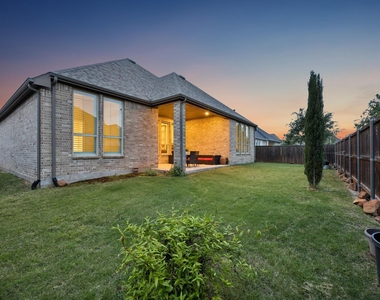 1950 Foxglen Drive - Photo Thumbnail 26
