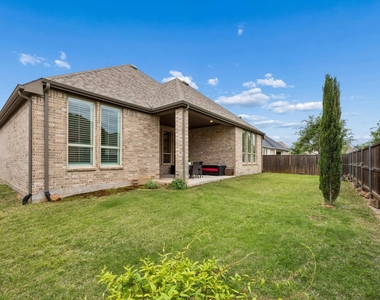 1950 Foxglen Drive - Photo Thumbnail 30
