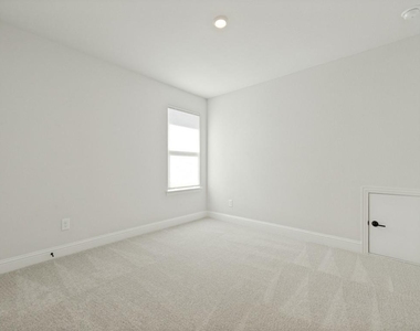 1624 Goldenrod Drive - Photo Thumbnail 12