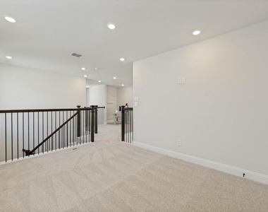 1624 Goldenrod Drive - Photo Thumbnail 7