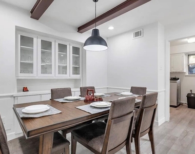 1656 Russell Glen Lane - Photo Thumbnail 5
