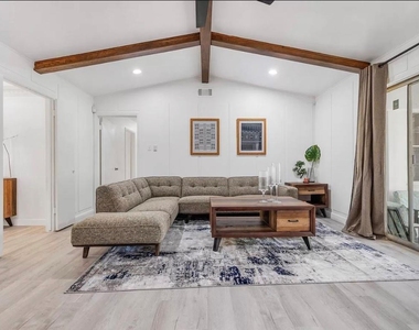 1656 Russell Glen Lane - Photo Thumbnail 1