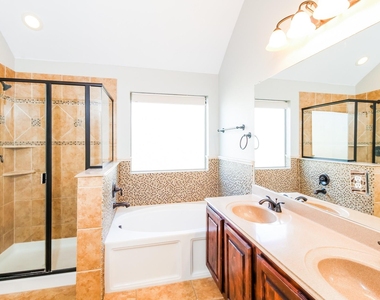 206 Lavaca Drive - Photo Thumbnail 15