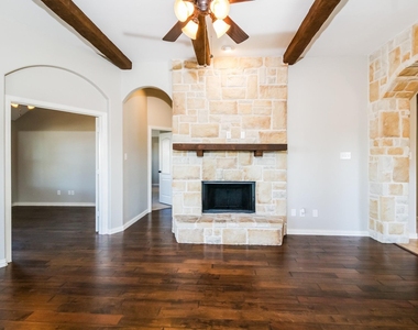 206 Lavaca Drive - Photo Thumbnail 2