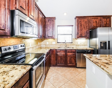 206 Lavaca Drive - Photo Thumbnail 11