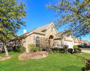 206 Lavaca Drive - Photo Thumbnail 1