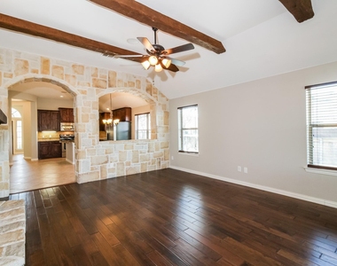 206 Lavaca Drive - Photo Thumbnail 5