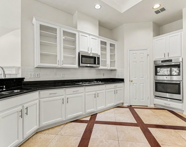 10112 Asheboro Street - Photo Thumbnail 5