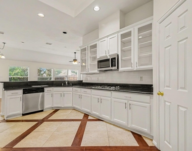10112 Asheboro Street - Photo Thumbnail 6