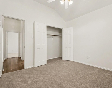 10112 Asheboro Street - Photo Thumbnail 22