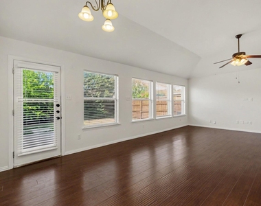 10112 Asheboro Street - Photo Thumbnail 12