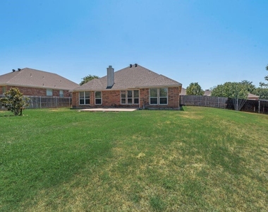 112 Singletree Lane - Photo Thumbnail 23