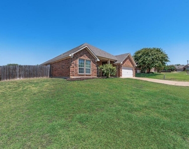 112 Singletree Lane - Photo Thumbnail 2