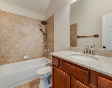 112 Singletree Lane - Photo Thumbnail 19