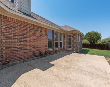 112 Singletree Lane - Photo Thumbnail 21