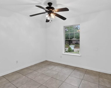 516 Post Oak Lane - Photo Thumbnail 8