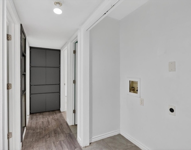 516 Post Oak Lane - Photo Thumbnail 7