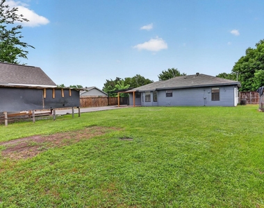 516 Post Oak Lane - Photo Thumbnail 11